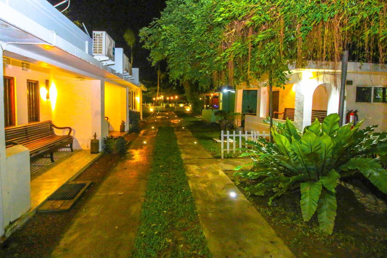 Hotel Nawathana Matara Kültér fotó
