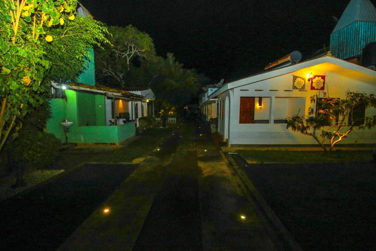 Hotel Nawathana Matara Kültér fotó